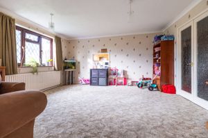 Lounge/diner- click for photo gallery